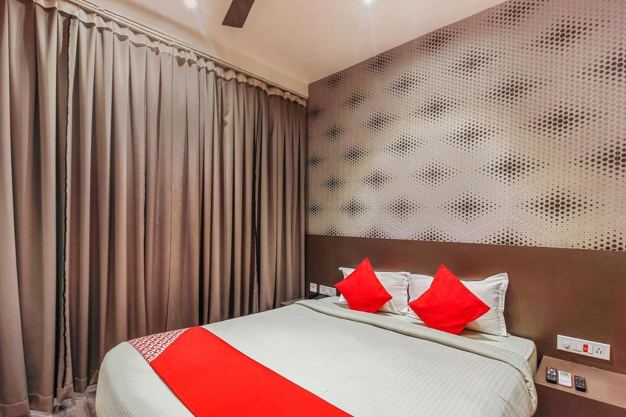 Oyo 26991 Stanza Luxurios Stay Zahirabad Dış mekan fotoğraf